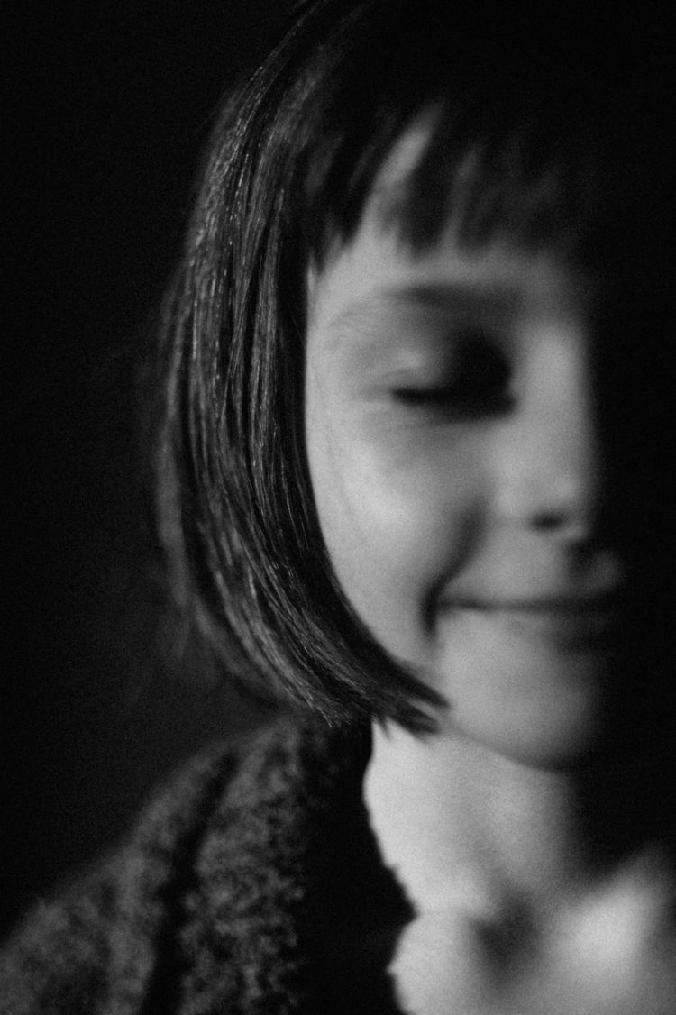 Kind-Portrait-Fotograf-Kathrin-Stahl-schwarz-weiss-2